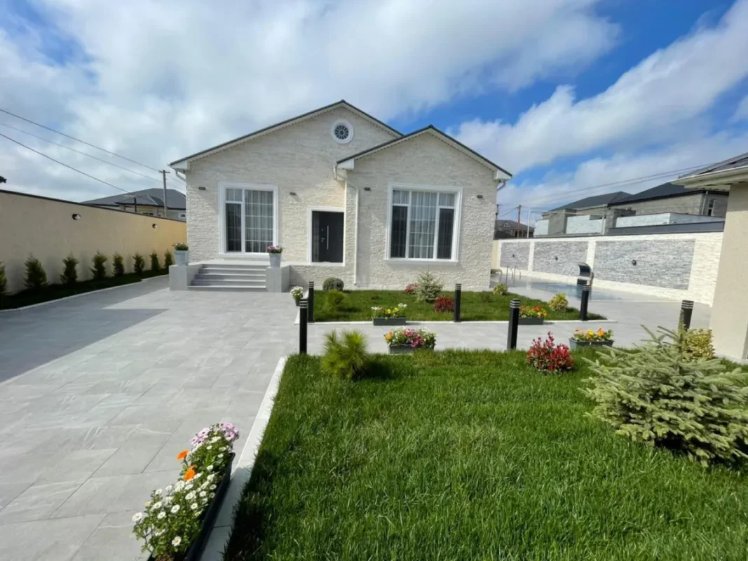 Satılır 5 otaqlı həyət evi 220 m²