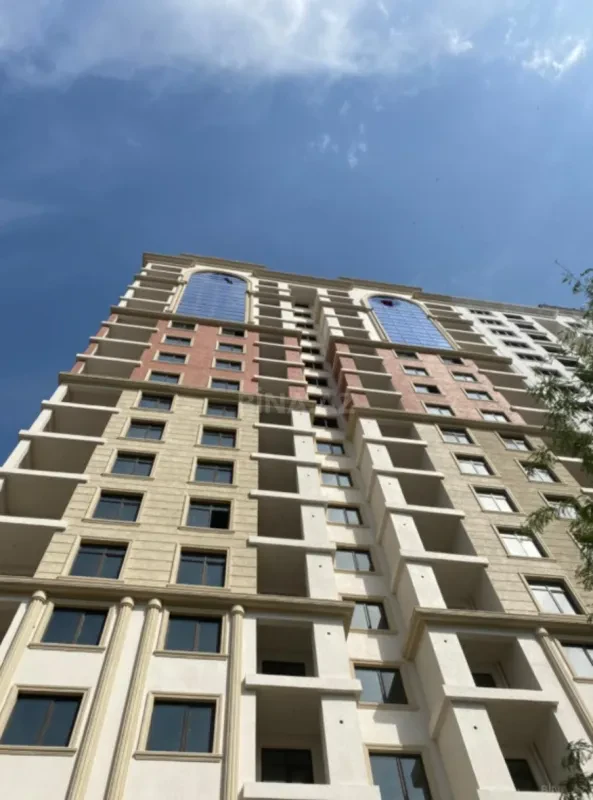 Satılır 4 otaqlı mənzil 148 m²