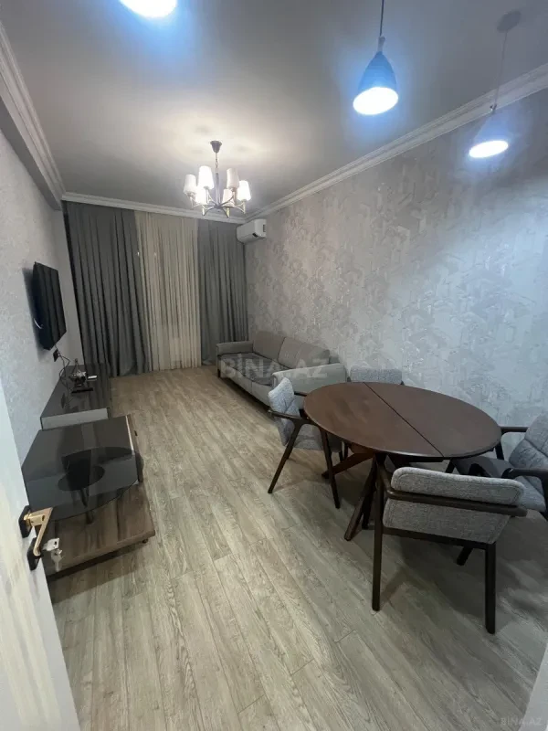 Kirayə verilir 2 otaqlı mənzil 82 m²