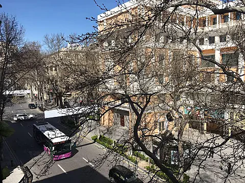 Kirayə verilir 3 otaqlı mənzil 110 m² — Bakı, Sahil qəs. 3 otaq 110.00 m²