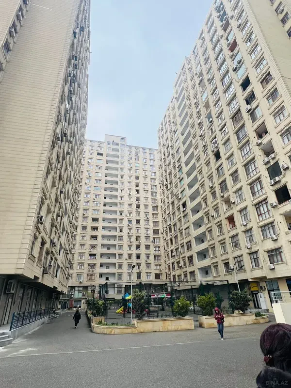 Satılır 2 otaqlı mənzil 72 m²