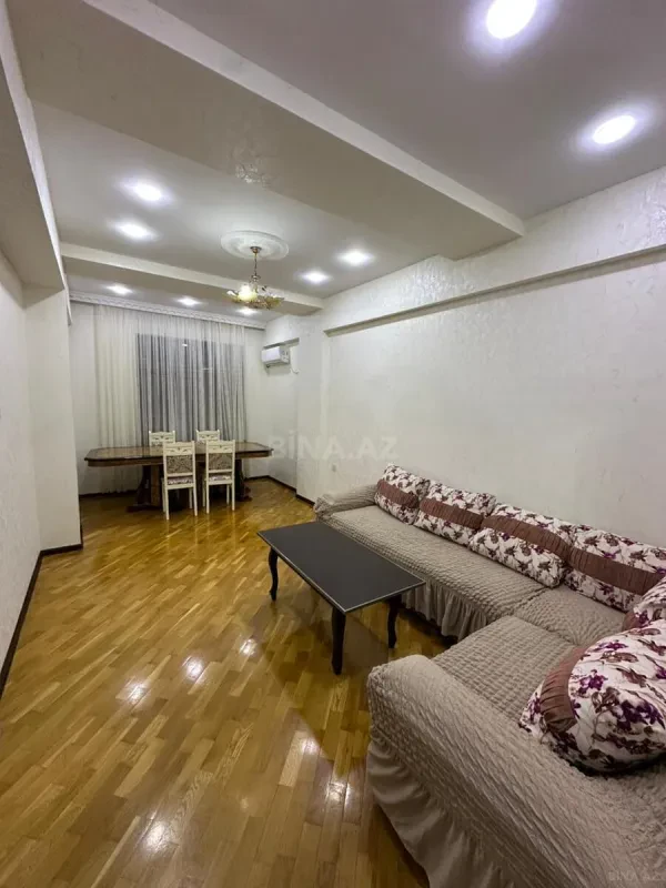 Kirayə verilir 2 otaqlı mənzil 75 m²