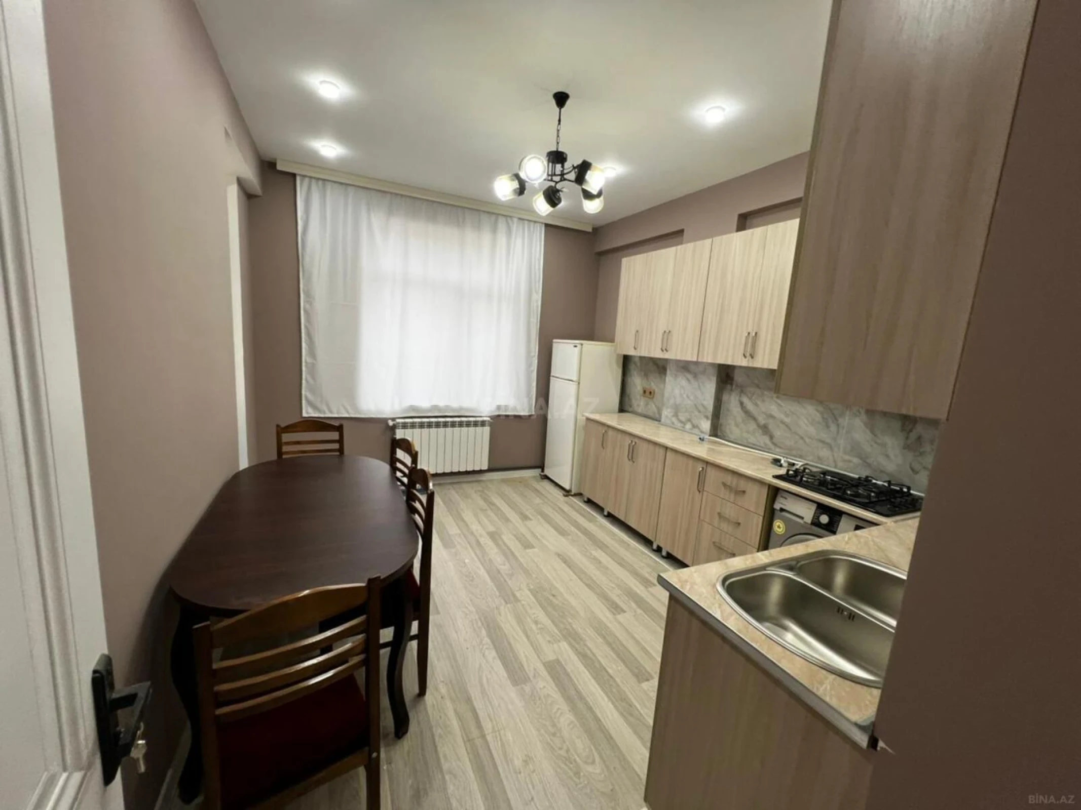 Kirayə verilir 2 otaqlı mənzil 78 m²