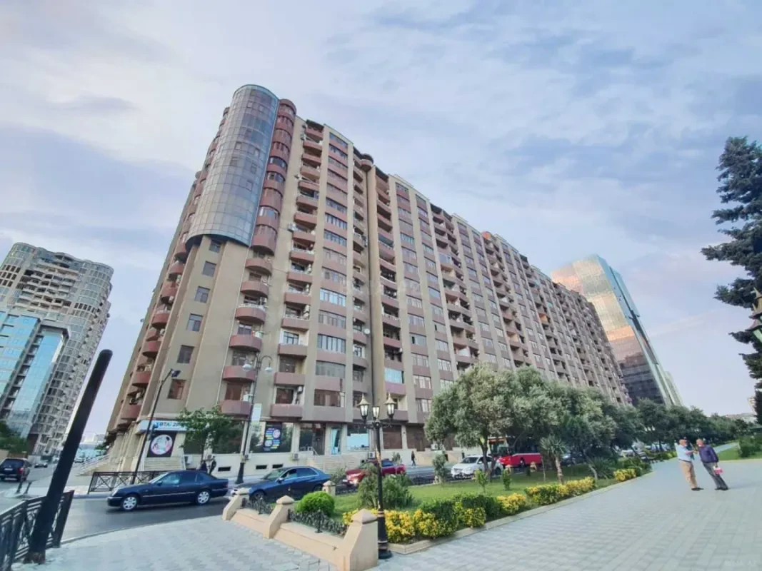 Kirayə verilir 3 otaqlı mənzil 145 m²