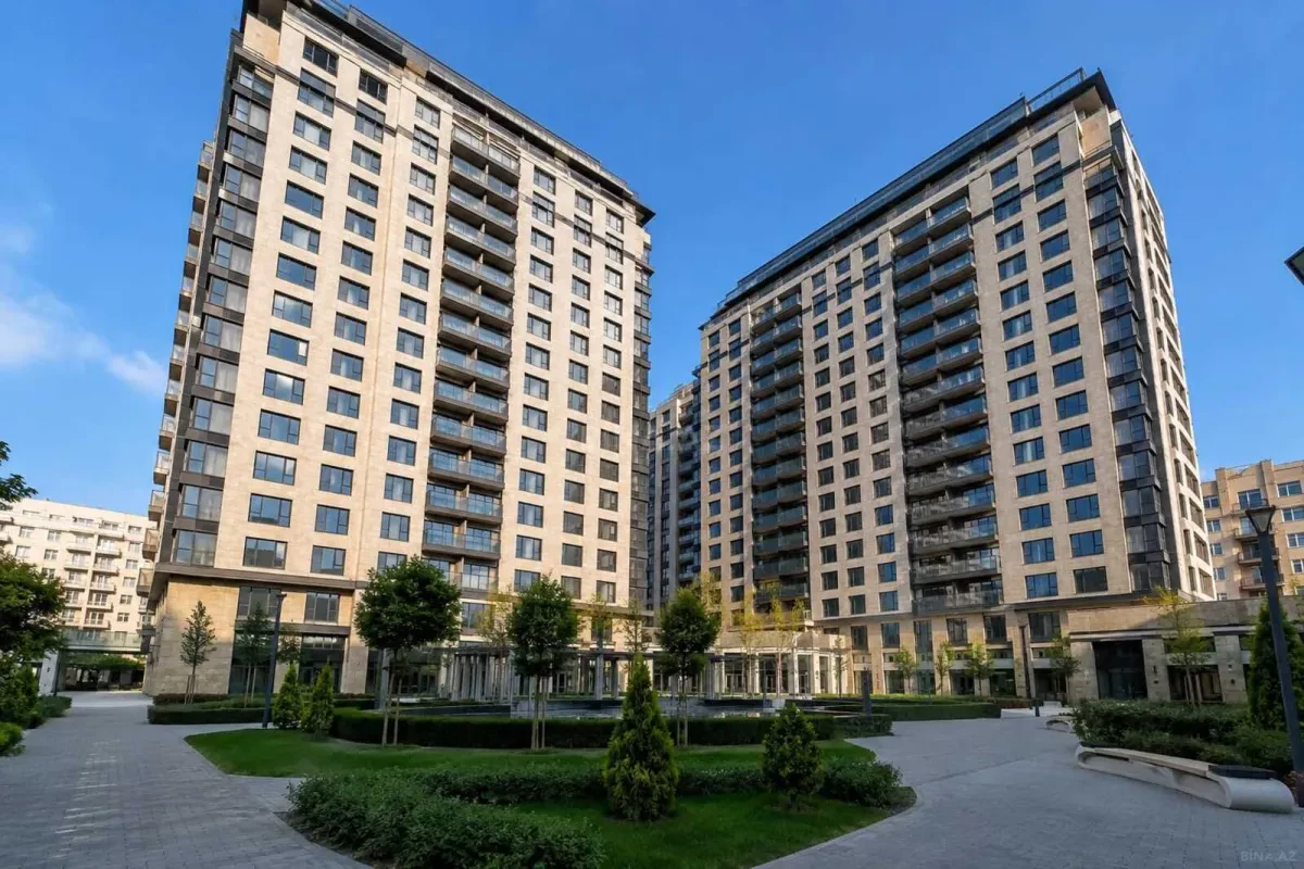 Satılır 4 otaqlı mənzil 160 m²