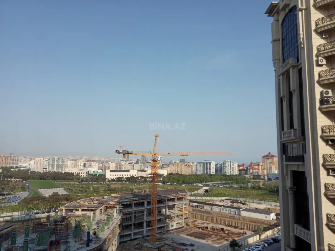 Kirayə verilir 4 otaqlı mənzil 250 m²