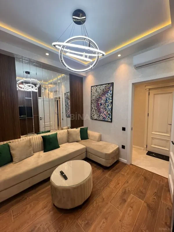 Kirayə verilir 2 otaqlı mənzil 70 m²