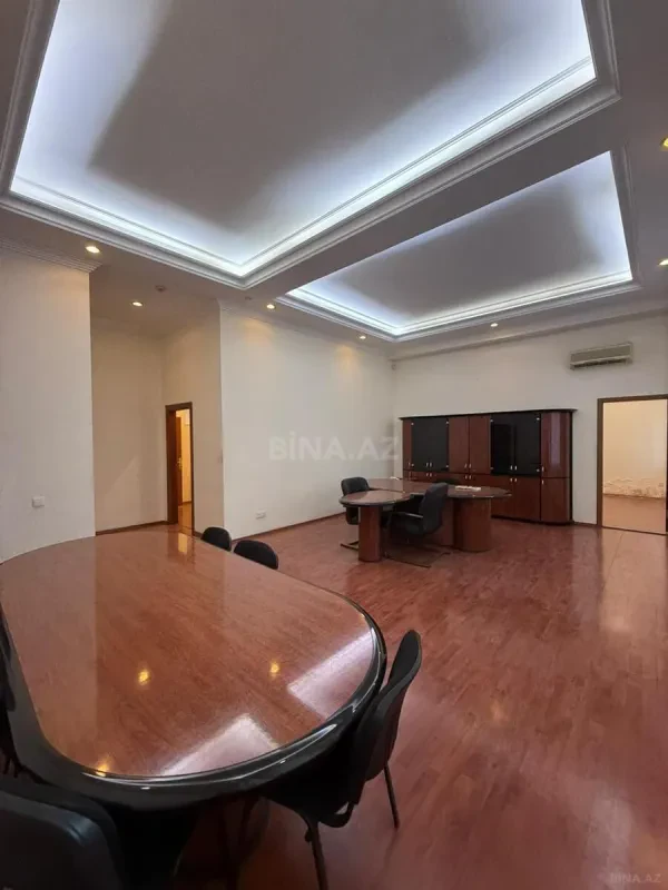 Kirayə verilir 7 otaqlı ofis 205 m²