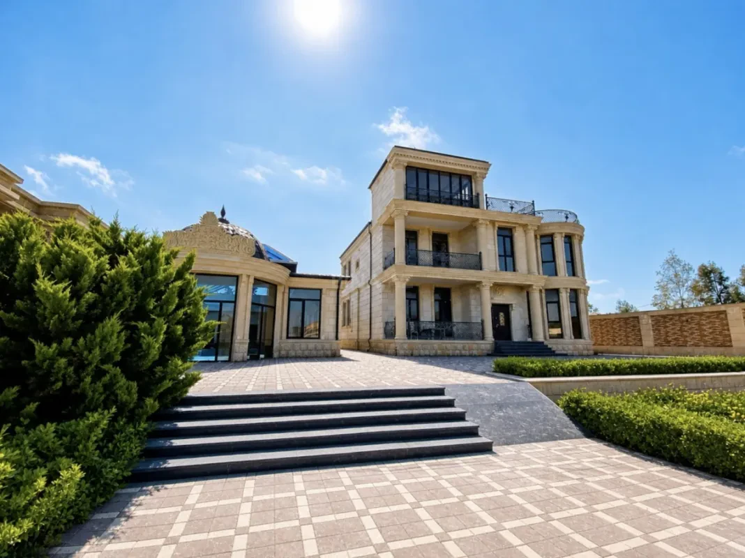 Satılır 8 otaqlı həyət evi 550 m²