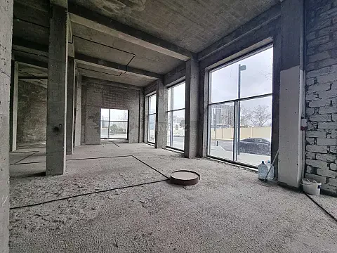 Kirayə verilir obyekt 611 m² — Bakı 611.00 m²