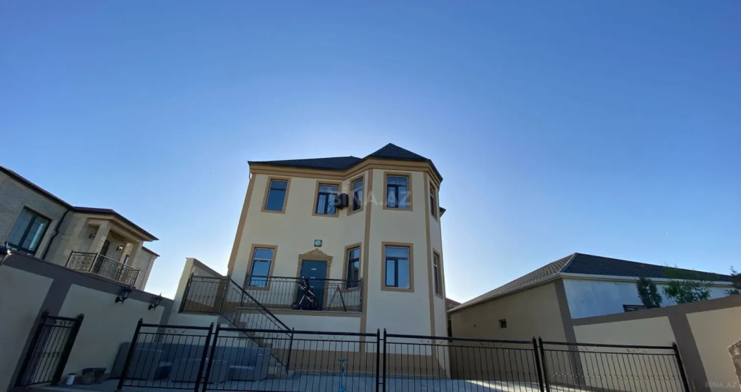 Satılır 6 otaqlı həyət evi 230 m²