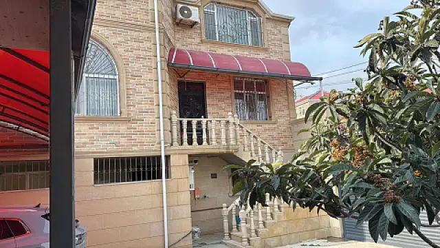 Satılır 10 otaqlı həyət evi 360 m² — Bakı, Binəqədi 10 otaq 360.00 m²