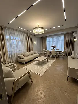 Satılır 3 otaqlı mənzil 165 m² — Bakı 3 otaq 165.00 m²