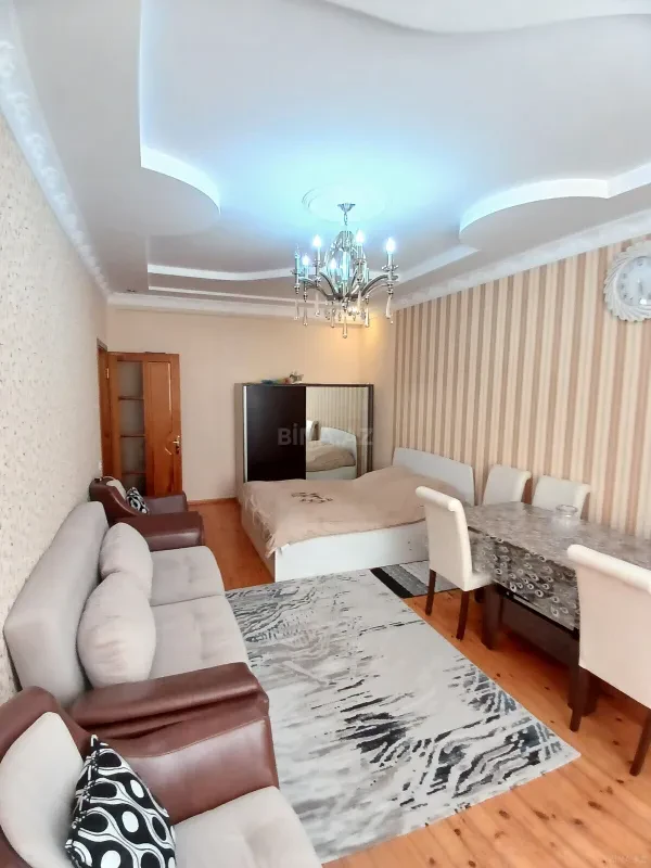 Kirayə verilir 2 otaqlı mənzil 60 m²