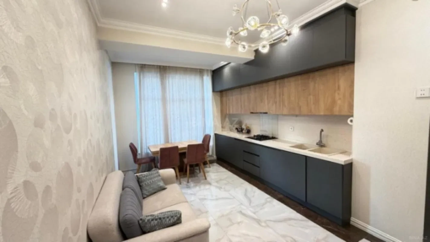 Satılır 3 otaqlı mənzil 129 m²