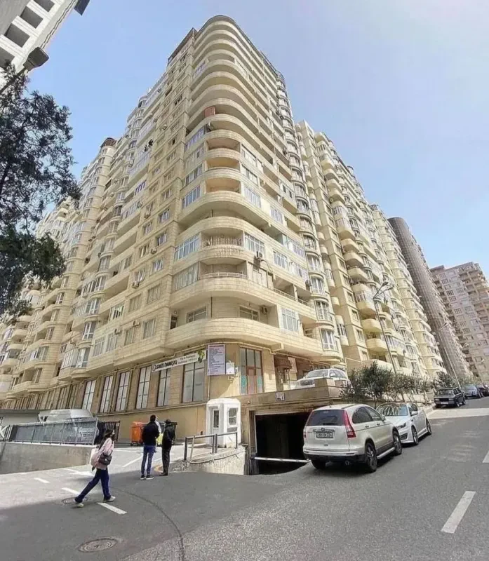 Satılır 2 otaqlı mənzil 68 m²