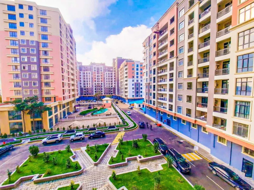 Satılır 3 otaqlı mənzil 126 m²