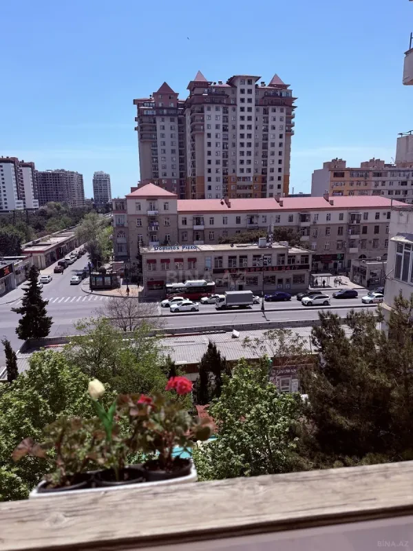 Satılır 2 otaqlı mənzil 84 m²