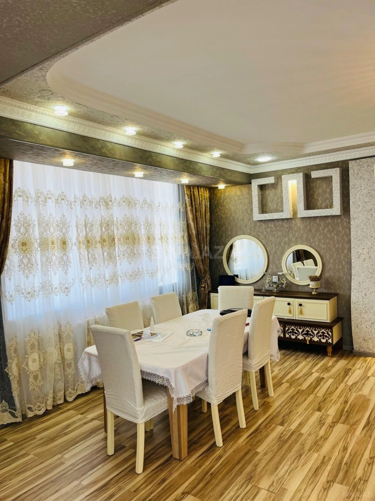 Satılır 3 otaqlı mənzil 120.8 m²