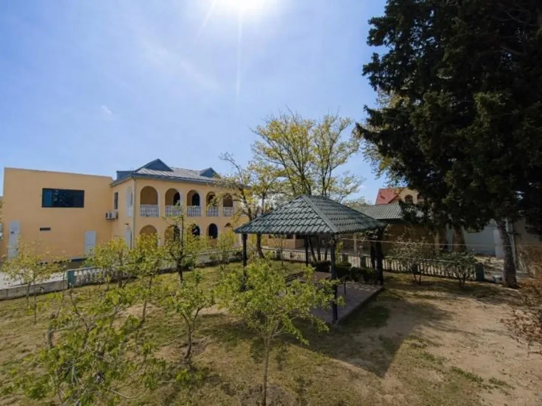 Satılır 5 otaqlı həyət evi 300 m²