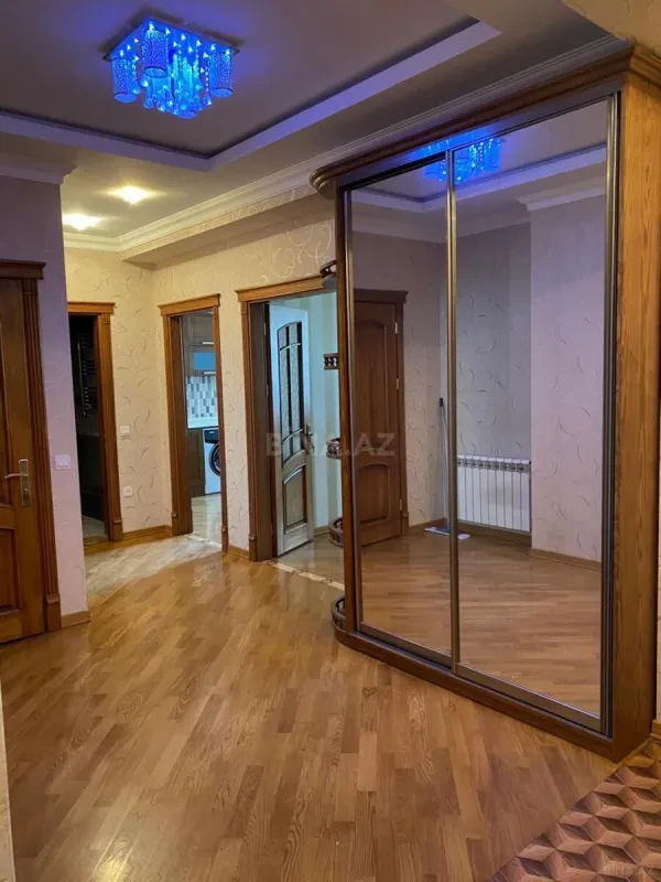 Kirayə verilir 2 otaqlı mənzil 100 m²