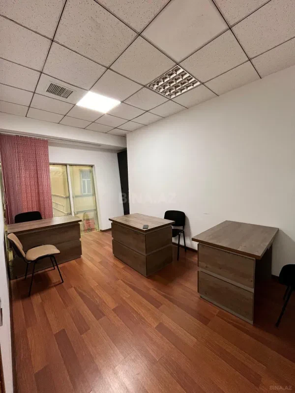Kirayə verilir 1 otaqlı ofis 18 m²