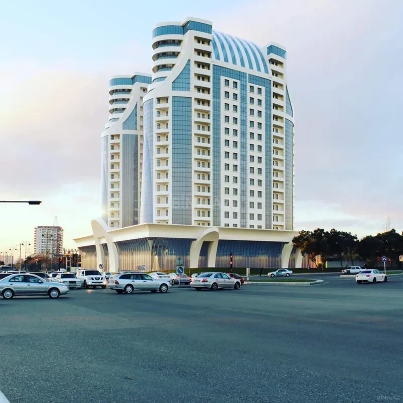 Satılır 4 otaqlı mənzil 200 m²