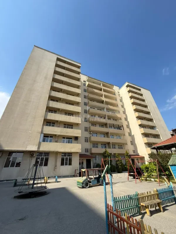 Satılır 3 otaqlı mənzil 140 m²