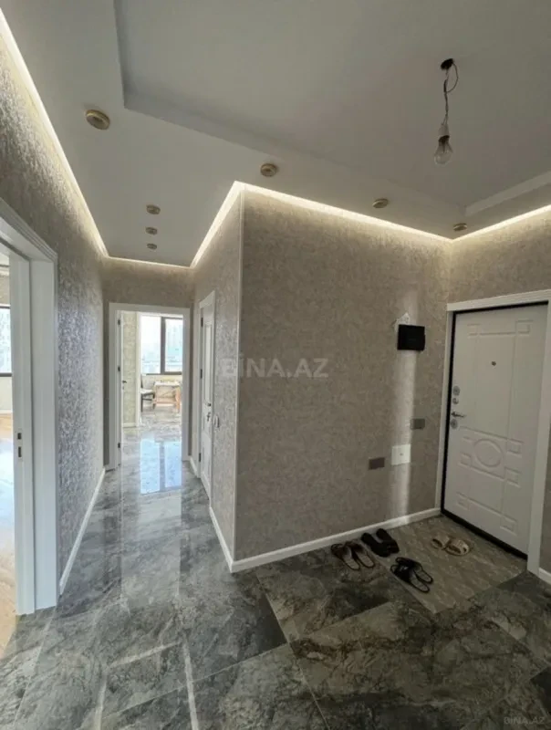 Satılır 4 otaqlı mənzil 105 m²