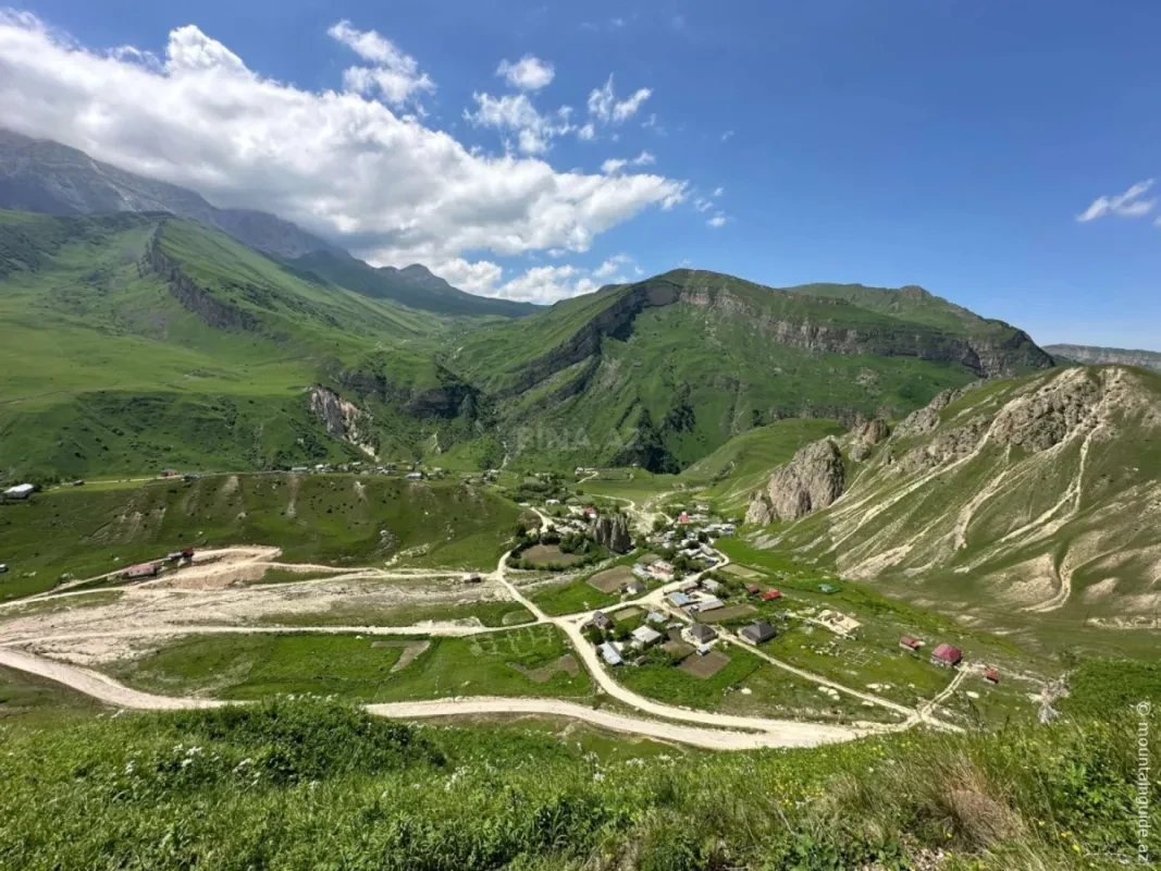Satılır torpaq sahəsi 700 m²