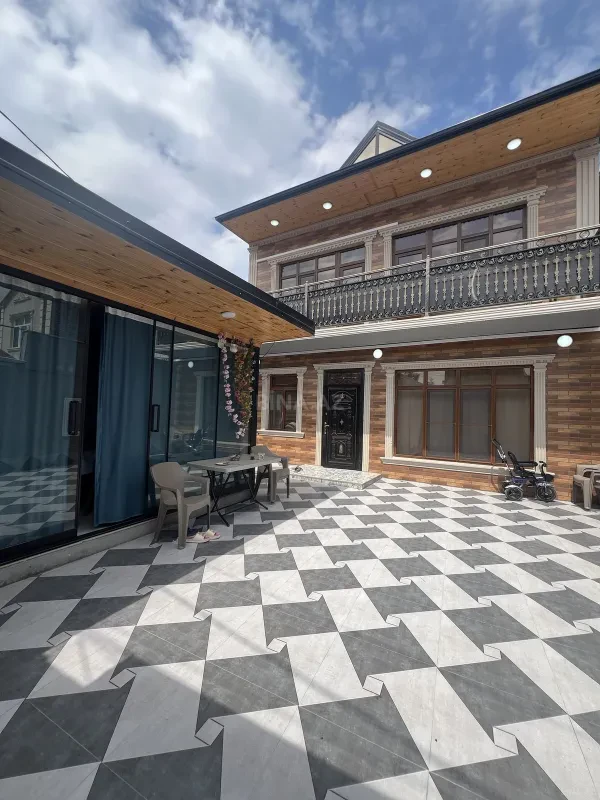 Satılır 5 otaqlı həyət evi 180 m²