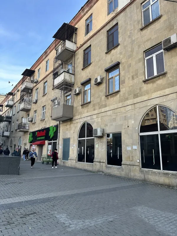 Satılır 2 otaqlı mənzil 66 m²