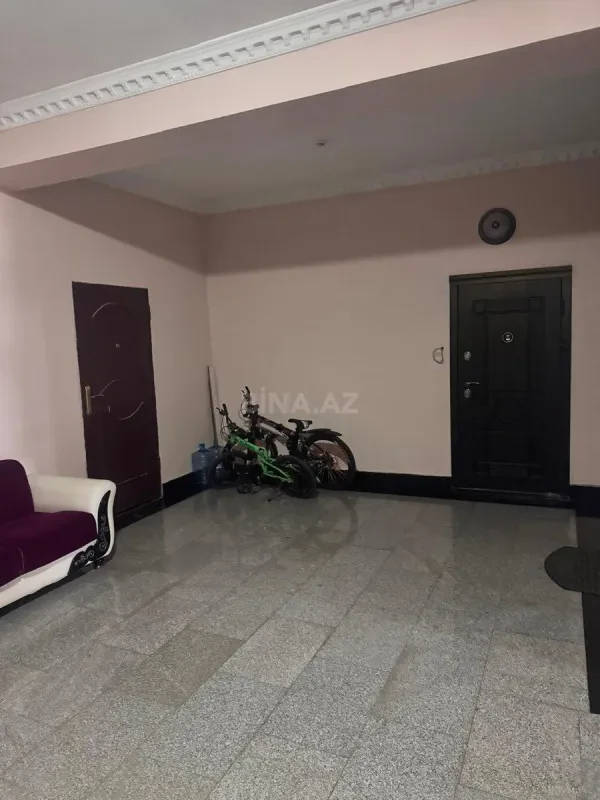 Satılır 2 otaqlı mənzil 130 m²