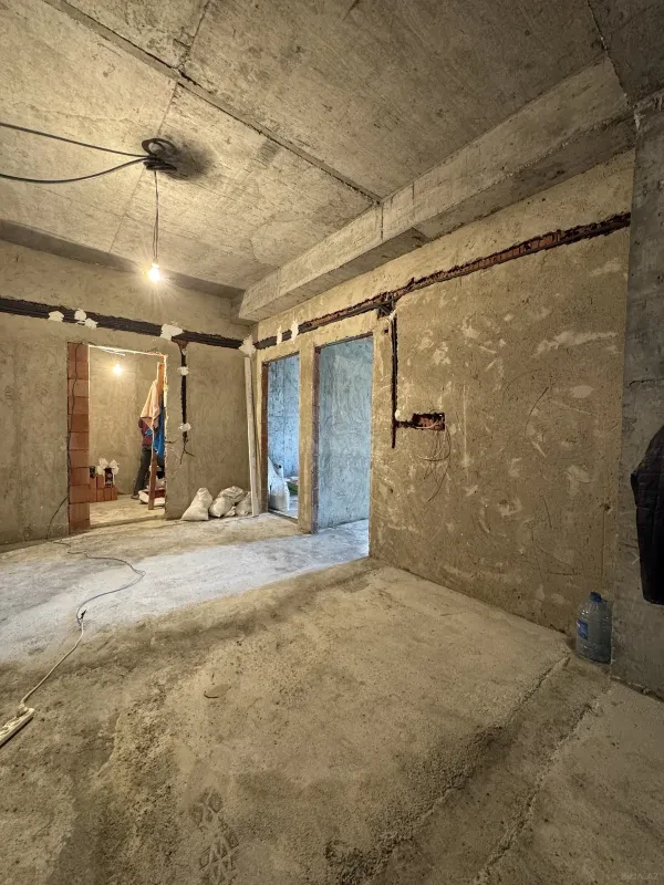 Satılır 2 otaqlı mənzil 95 m²
