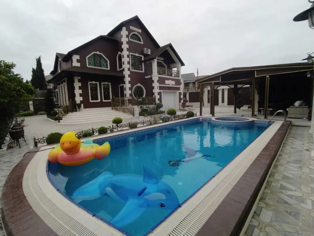 Kirayə verilir 5 otaqlı həyət evi 250 m²