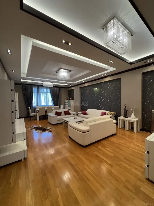 Satılır 4 otaqlı mənzil 222 m²