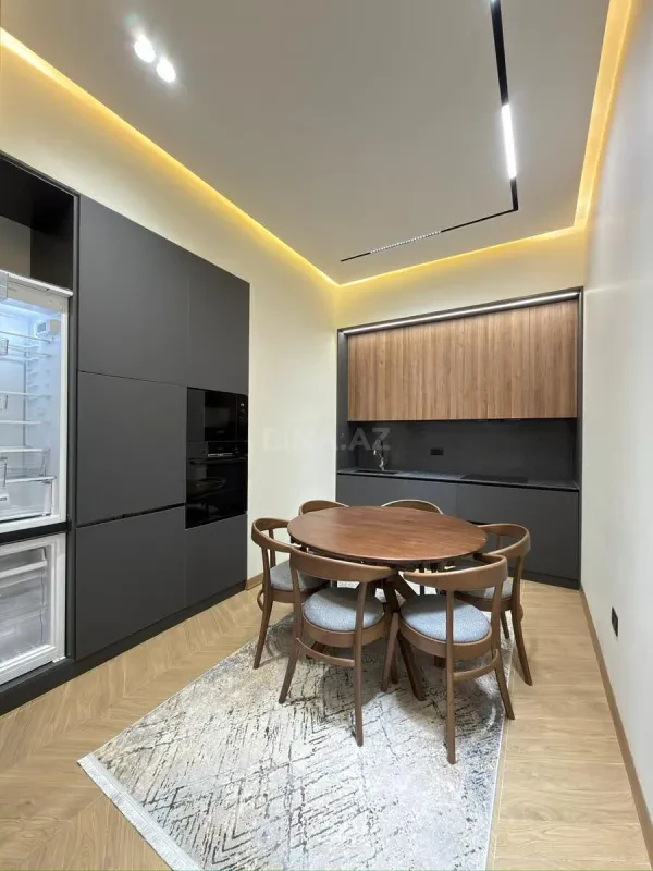 Satılır 2 otaqlı mənzil 76 m²