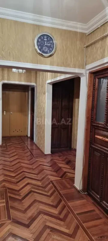 Satılır 5 otaqlı mənzil 120 m²