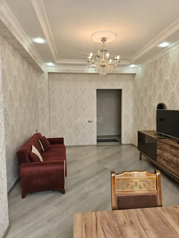 Satılır 2 otaqlı mənzil 82 m²