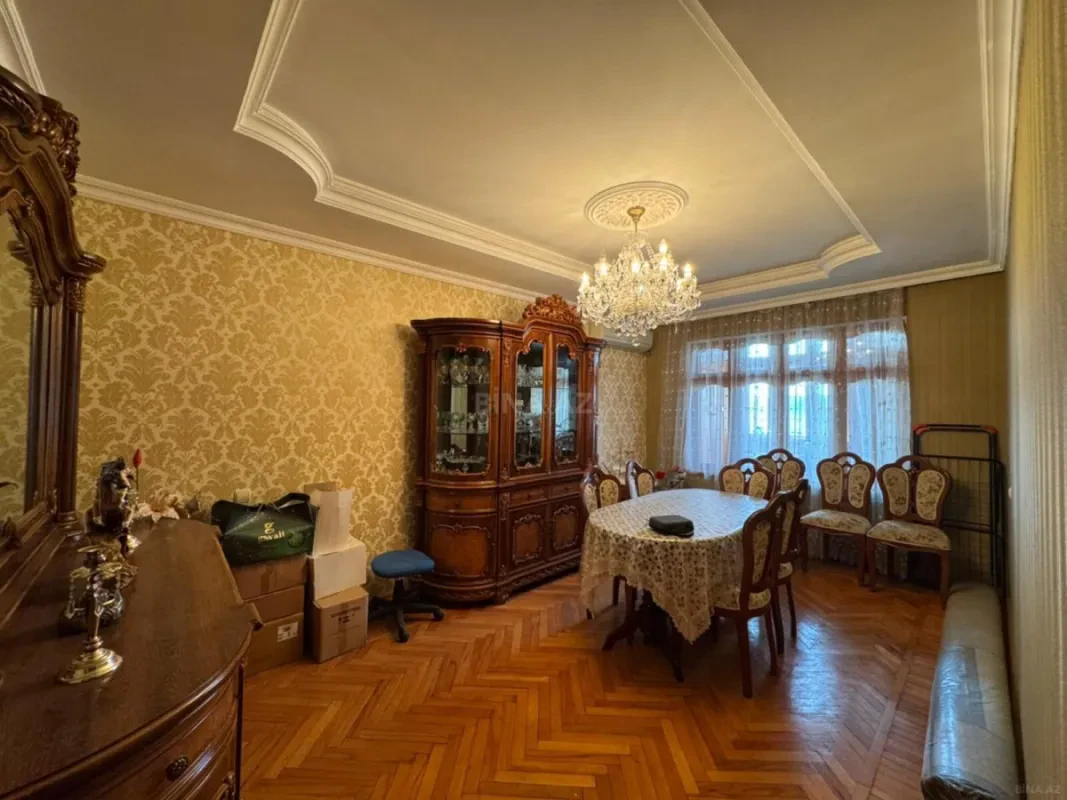 Satılır 4 otaqlı mənzil 110 m²