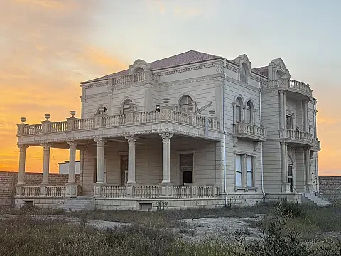 Satılır 10 otaqlı həyət evi 1300 m² — Bakı, Şüvəlan 10 otaq 1300.00 m²