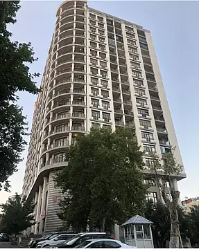 Satılır 3 otaqlı mənzil 160 m² — Bakı 3 otaq 160.00 m²