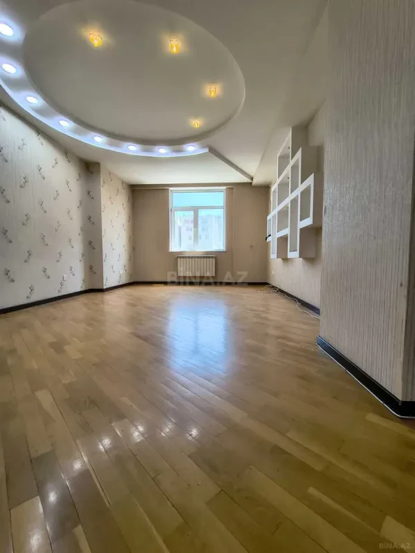Satılır 3 otaqlı mənzil 114 m²