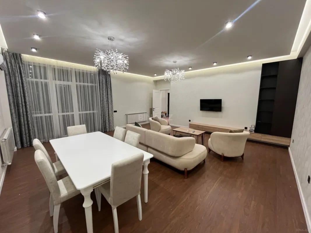 Kirayə verilir 3 otaqlı mənzil 140 m²