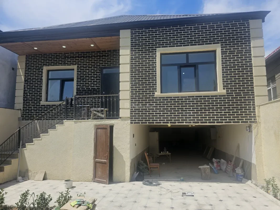 Satılır 8 otaqlı həyət evi 125 m²