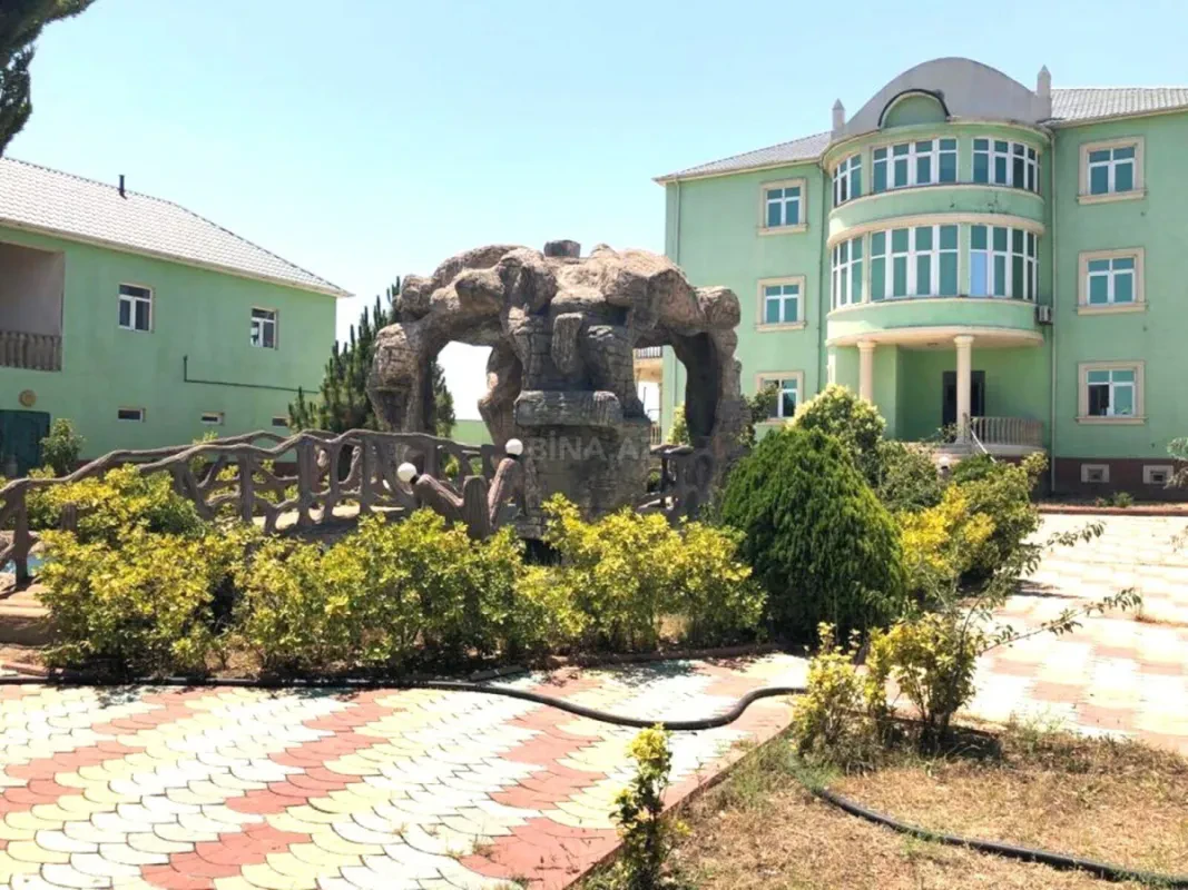 Satılır 7 otaqlı həyət evi 1150 m²
