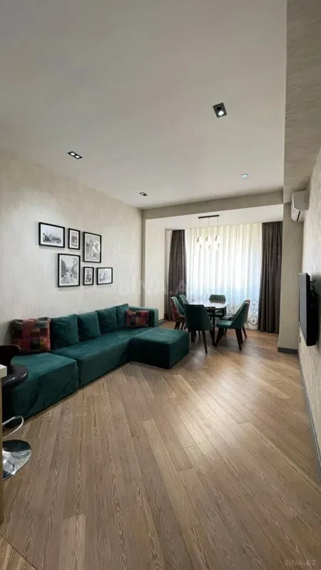 Kirayə verilir 2 otaqlı mənzil 75 m²