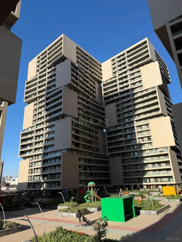 Satılır 4 otaqlı mənzil 147 m²