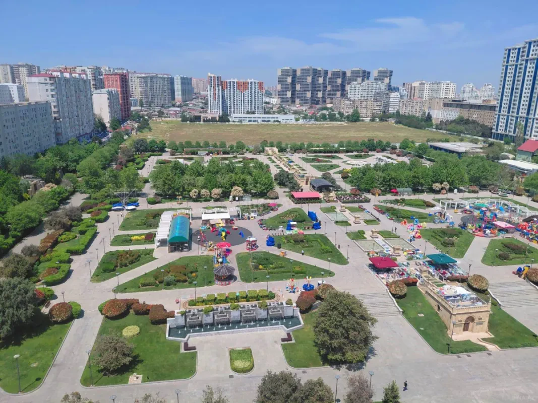 Satılır 4 otaqlı mənzil 198 m²