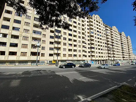 Satılır 3 otaqlı mənzil 128 m² — Bakı, Yeni Günəşli 3 otaq 128.00 m²